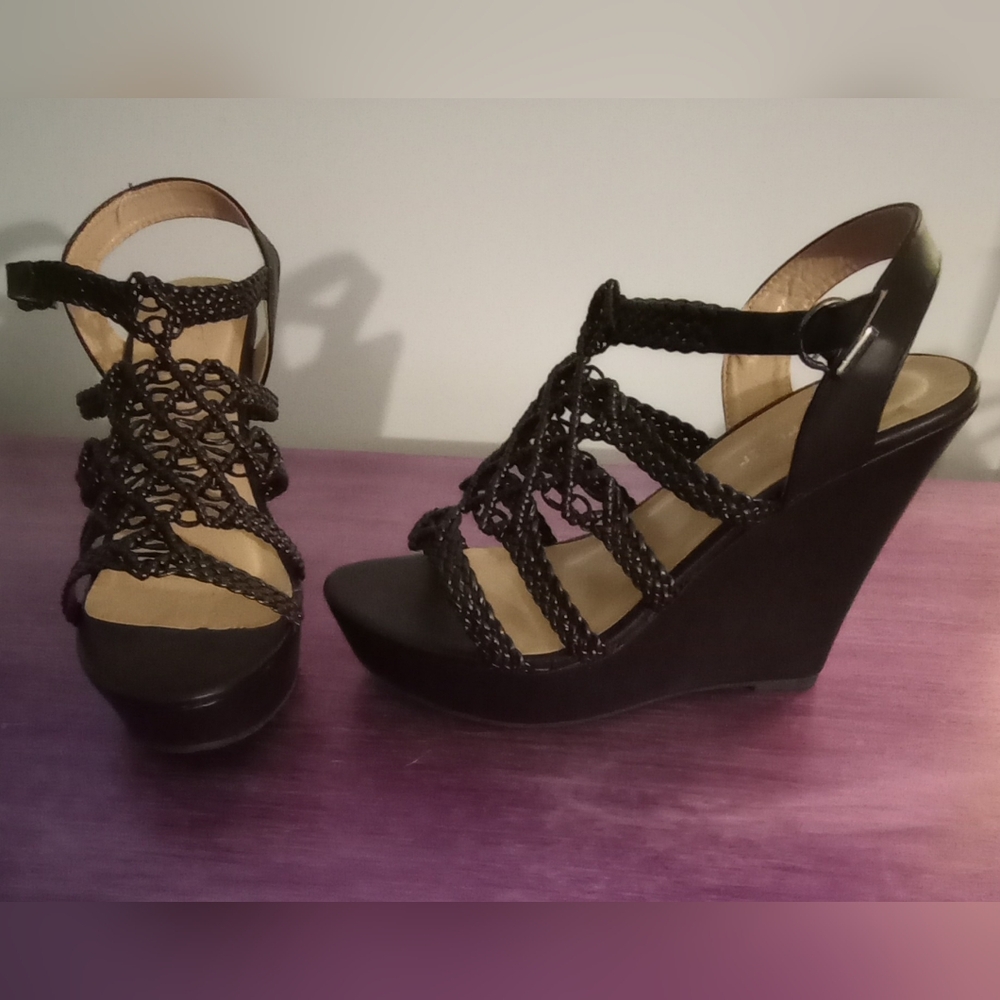 Forever black sandal wedges